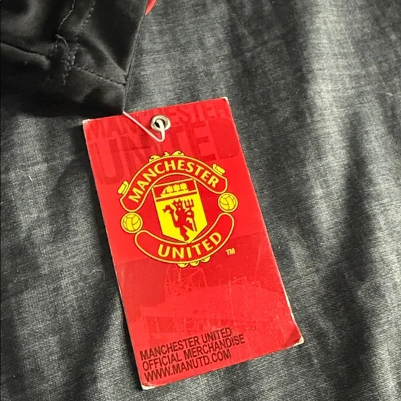 Manchester United T-Shirt Official Team Merchandise - Picture 5 of 7